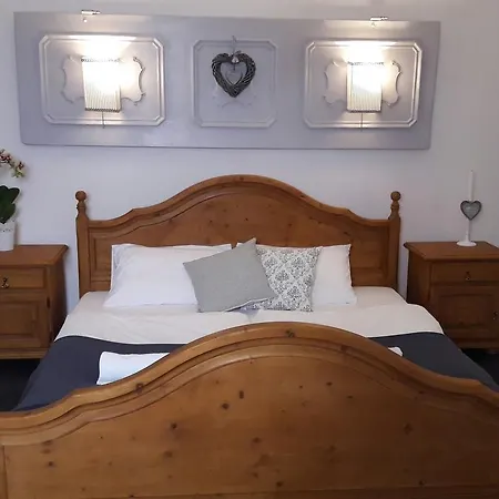 Eletteli - Lively Apartman * Eger